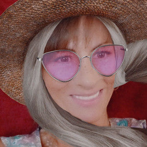 Meet your Posher, Lana